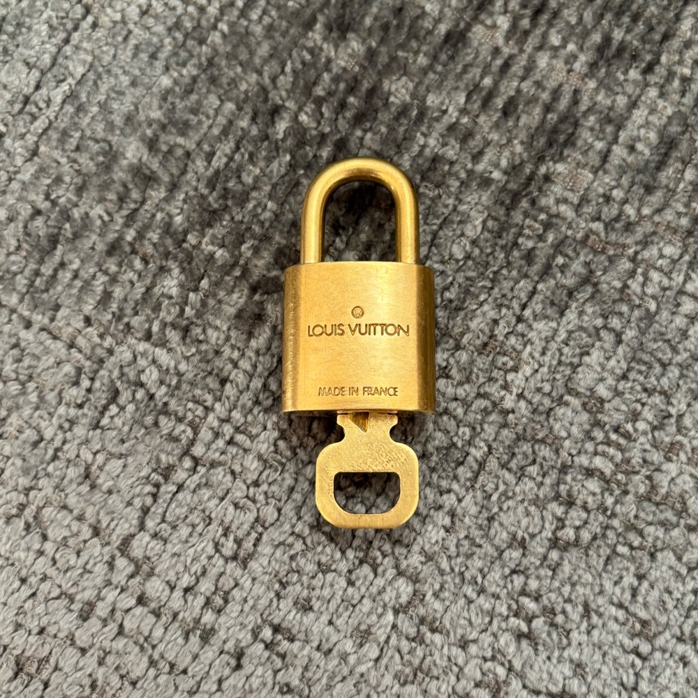 LOW START!🔥Louis Vuitton Gold Padlock w/ FREE necklace! - Picture 5 of 8